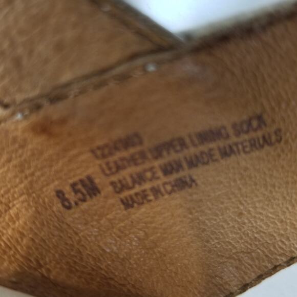 Sofft Women's Cream Low Wedge Heel Slingback Sandals Leather Size 8.5 - Picture 8 of 8